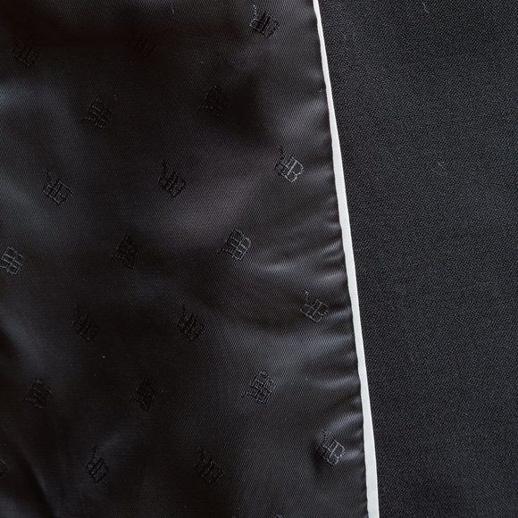 Black Banana Republic Blazer with contrasting Collar and Sleeve Lining, size 0 - Picture 9 of 10